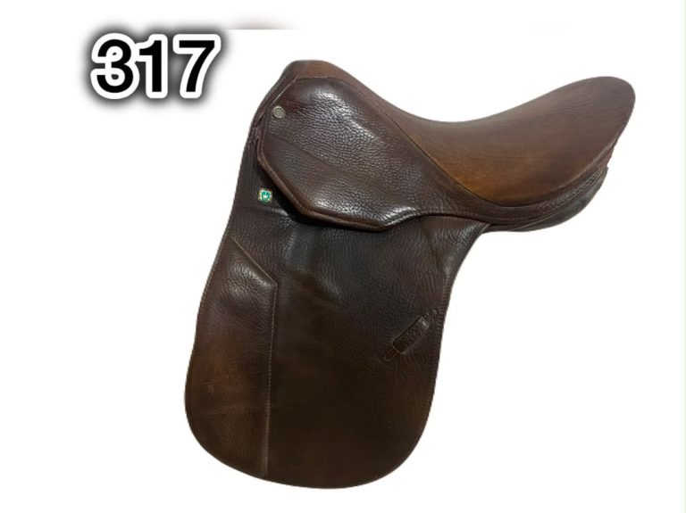 زین درساژ اشتوبن (Stübben) آلمان – کارکرده در حد نو (کد ۳۱۷)